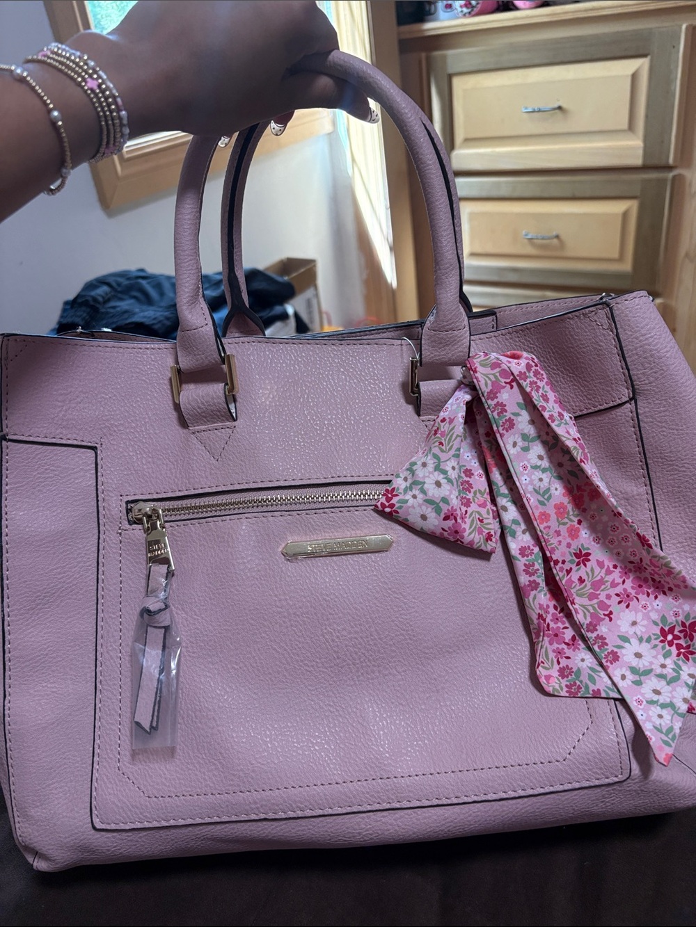 Steve Madden 2 piece Women’s Structured Pink Tote Bag with Floral Scarf